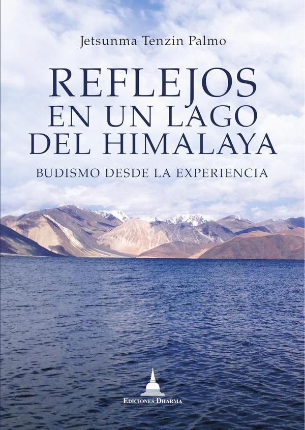 Reflejos en un lago del himalaya